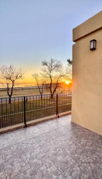 Casa Laguna De Gomez, Con Increible Vista A La Laguna- Holiday home *